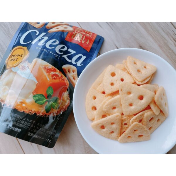 Glico Cheeza Camembert Cheese Crackers (Pack of 10)