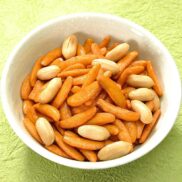 Kameda Kakinotane Wasabi Rice Crackers with Peanuts 173g