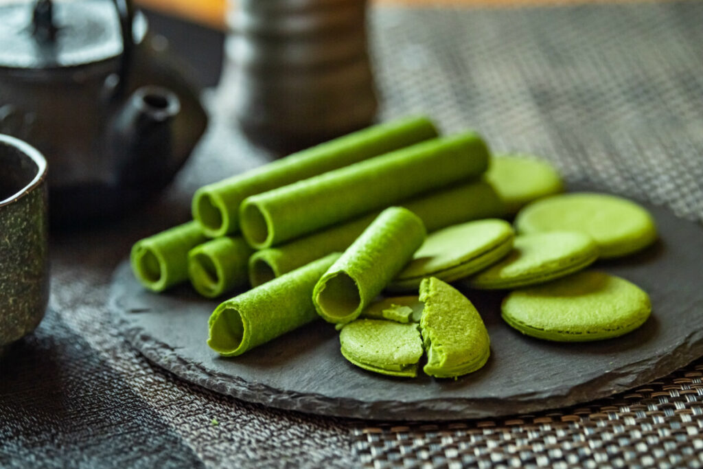 matcha-delight-gift-pack-langues-de-chat-sakuroru Topvalu Green Tea Bags with Matcha – Made from First-Picked Domestic Tea Leaves (20 Bags)