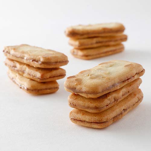 Yoku Moku Bateau de Macadamia Sandwich Cookies 16 Pieces