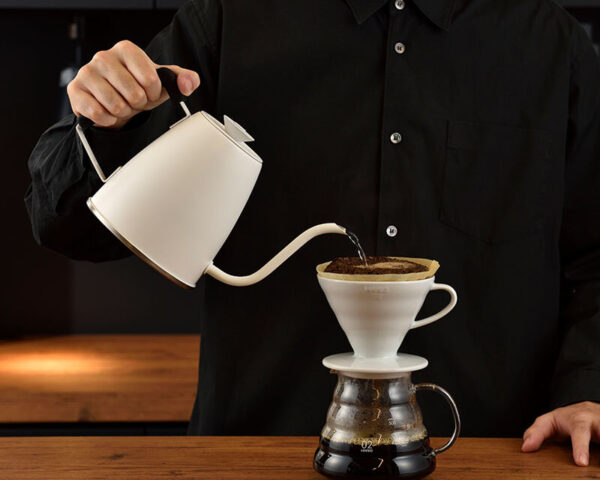 Hario Smart G Kettle – Gooseneck Pour Over Kettle for Tea and Coffee Brewing