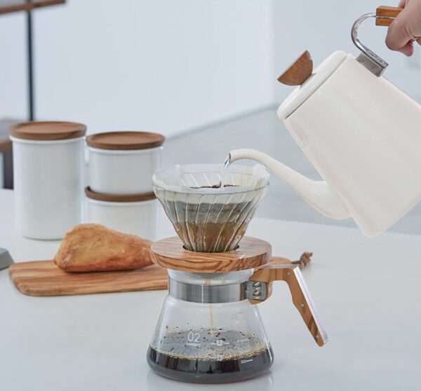 Hario Olive Wood Coffee Server 600ml – Heatproof Glass Carafe for Pour Over
